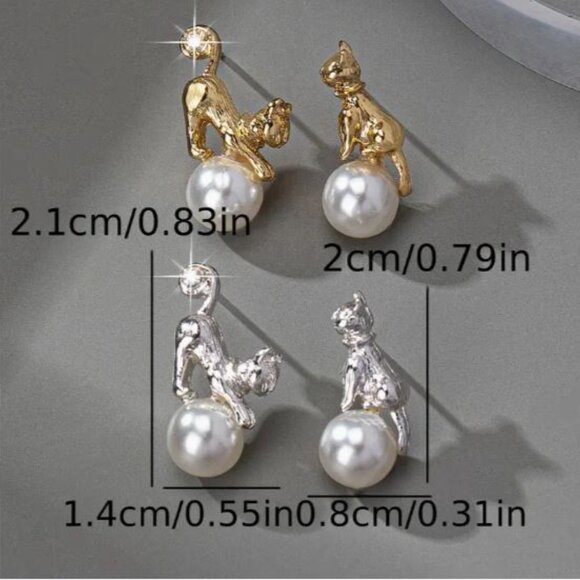 NEW Darling Kitty Cat 18K Gold Plated Pearl Stud Earrings - Picture 3 of 3